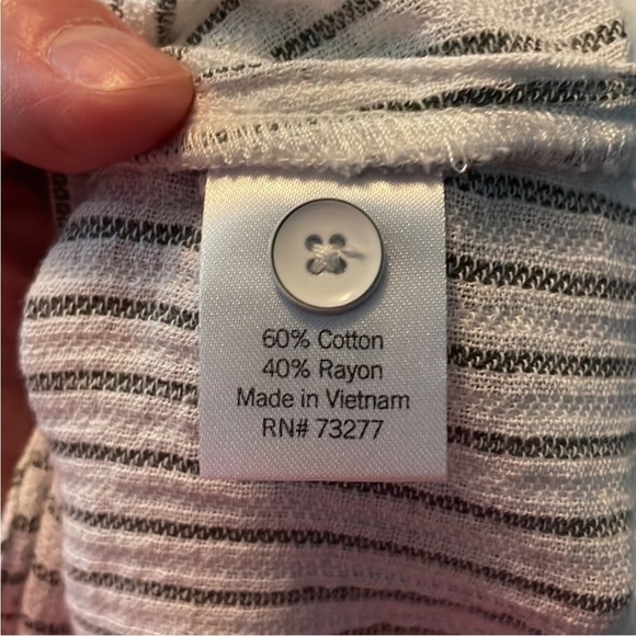 size medium Sonoma button down green and white shirt blouse - Picture 4 of 9